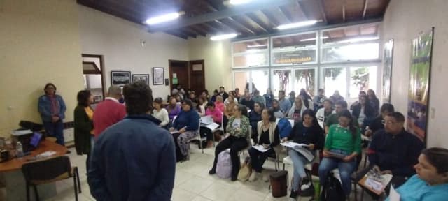 Encuentro de formación sindical en AGMER Uruguay